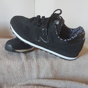New Balance 375 women's size 10 sneakers black.